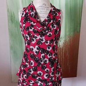 Red/blk sleeveless floral blouse